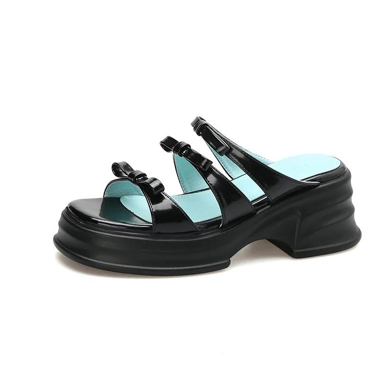 

Мода 2024 года, новые летние женские сандалии из натуральной кожи, туфли 22–24,5 см, лакированная кожа, толстая подошва, сандалии-банты, мюли, женская обувь 34 чёрный