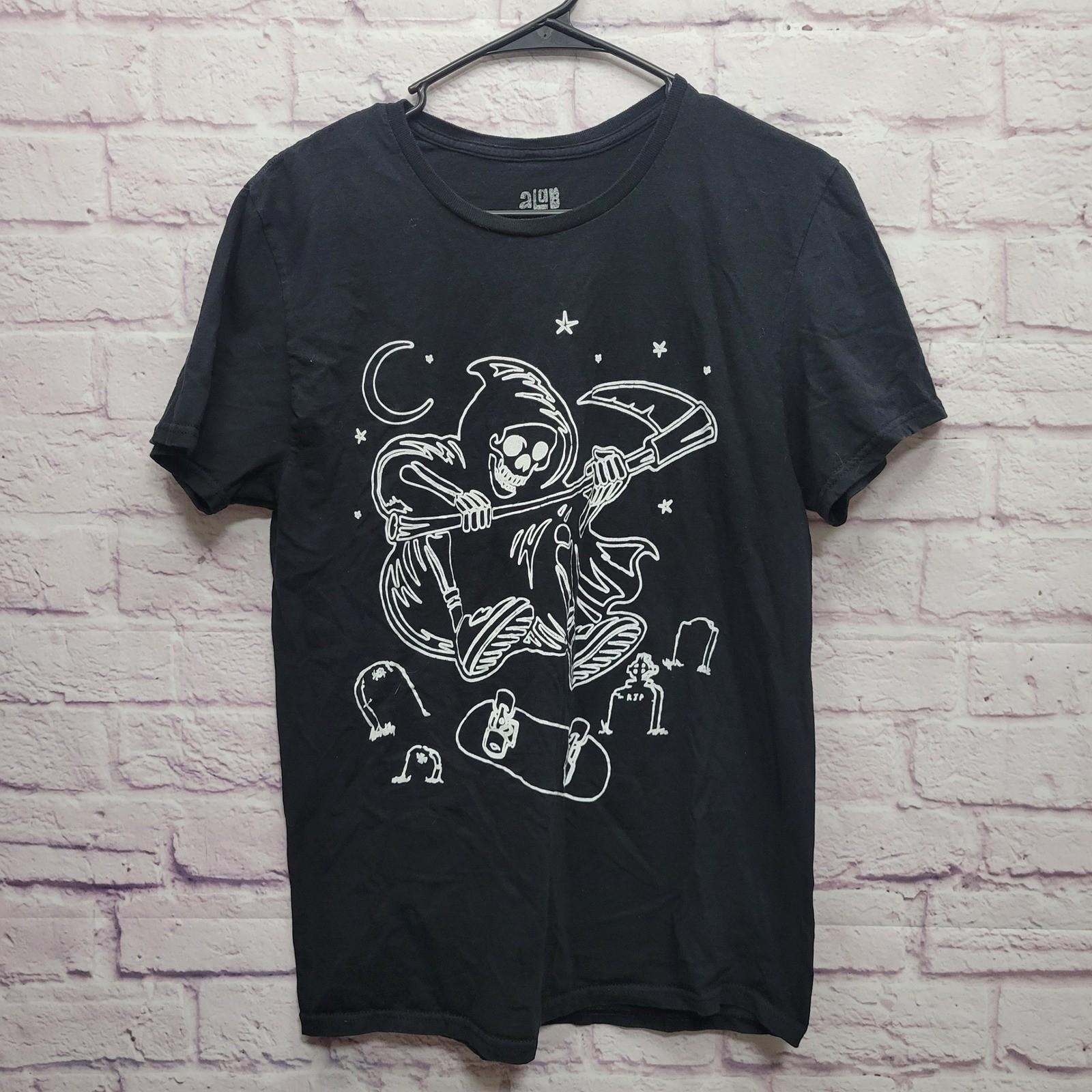 Alab Skater Tshirt Size L Grim Reaper Skateboarding At Night Streetwear Skeleton S разноцветный