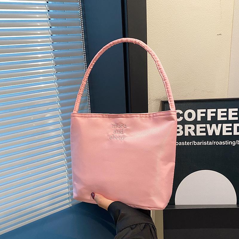 Korean souvenir bag 2025 new bucket bag women's simple casual versatile handbag nylon embroidery bag