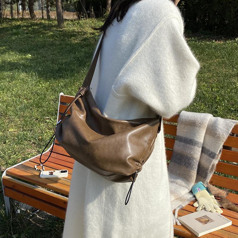 Embroidery thread foreign style large capacity women's bag 2025 fashion trend shoulder messenger bag strap handbag