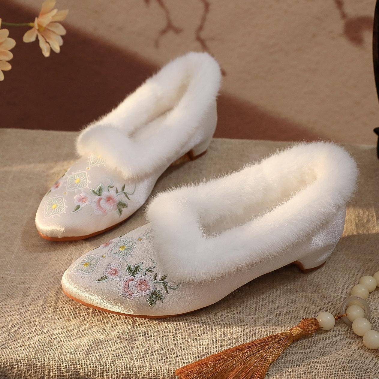 

Зимние туфли-лодочки для женщин, нескользящие, с круглым носком, на толстом блочном каблуке, с подкладкой из искусственного меха, женские теплые вышитые туфли-лоферы на низком каблуке 34