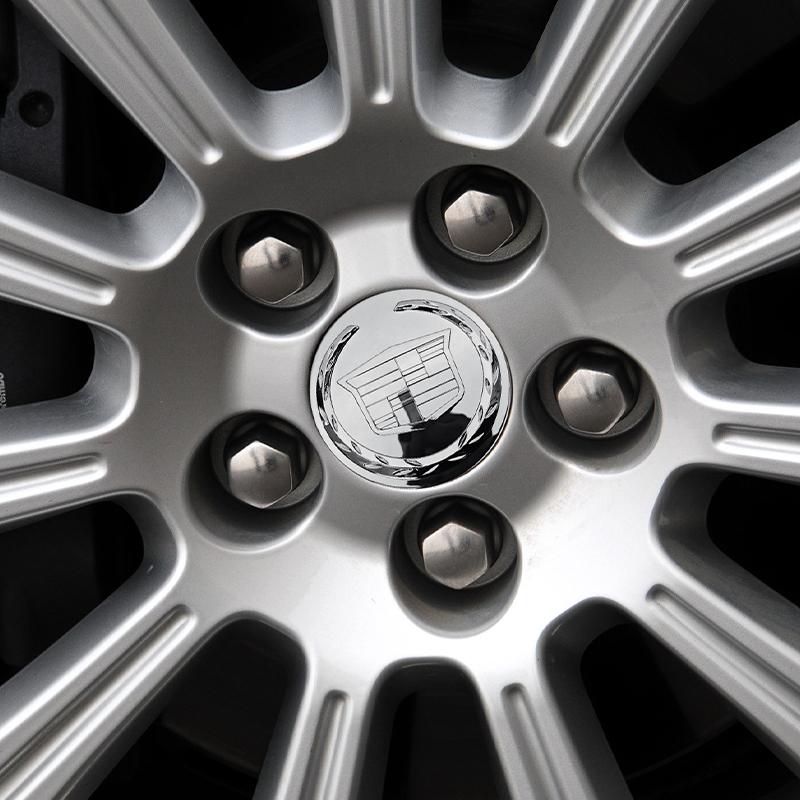 4 szt. 83 mm ABS Osłony Środkowe Piast Kół Samochodowych Pokrywa Emblemat pasujące do Cadillac Escalade Stalowa osłona piasty koła oem 9595891