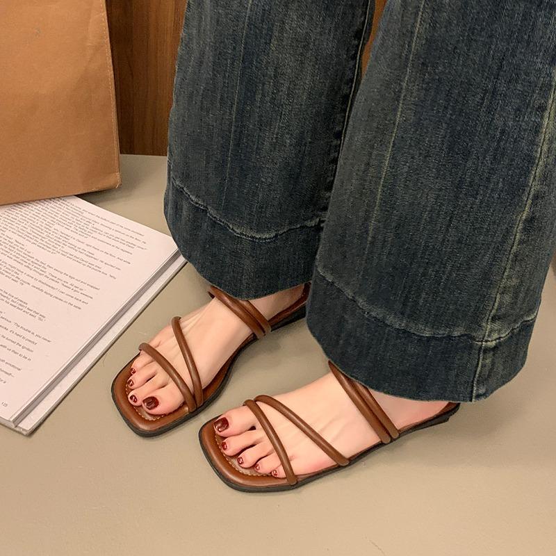 Modische neue elegante Zehensandalen mit runder Spitze für den Sommer, modische und bequeme flache Freizeit-Slipper zum Tragen auf zwei Arten für Damen