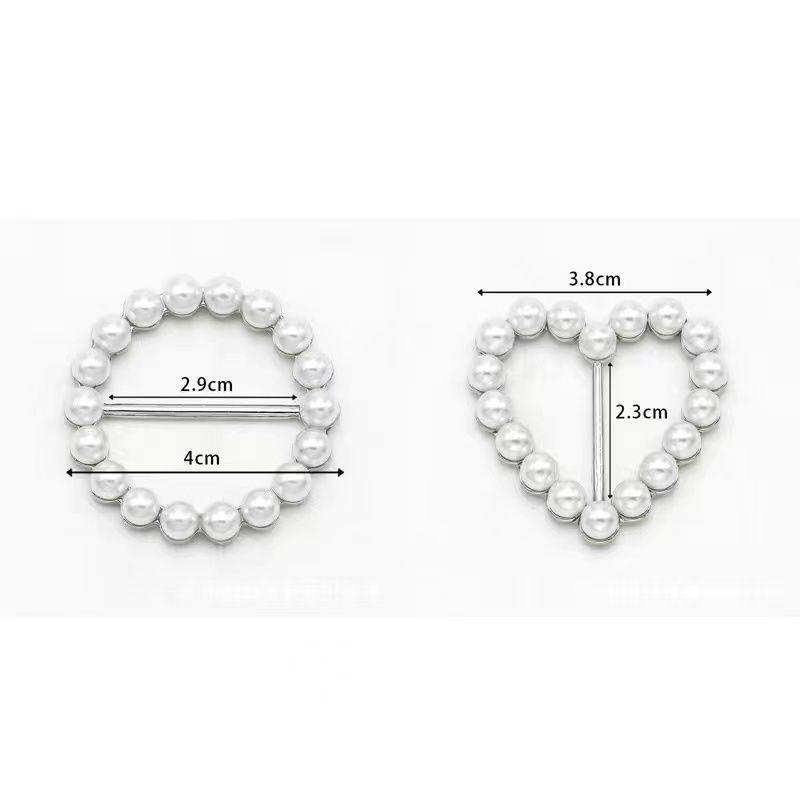 Multifunktionale Kleider-Eckknotenschnalle zum Kürzen und Binden von Sommer-T-Shirts.