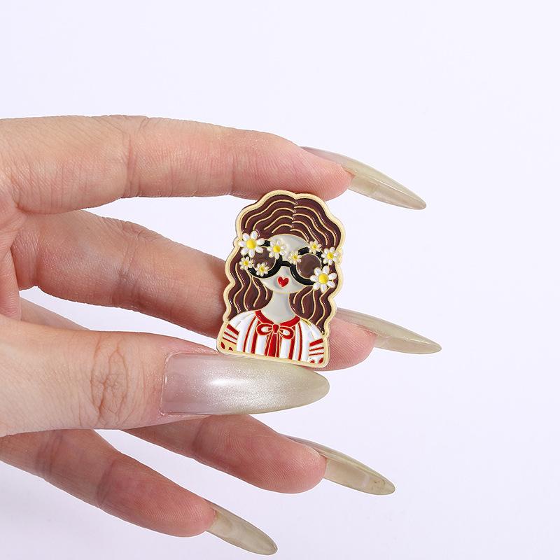 3/4Pcs Personalized  Nesting Doll Shaped Brooch Clip Creative Cartoon Commemorative Metal Jewelry Accessory Badge