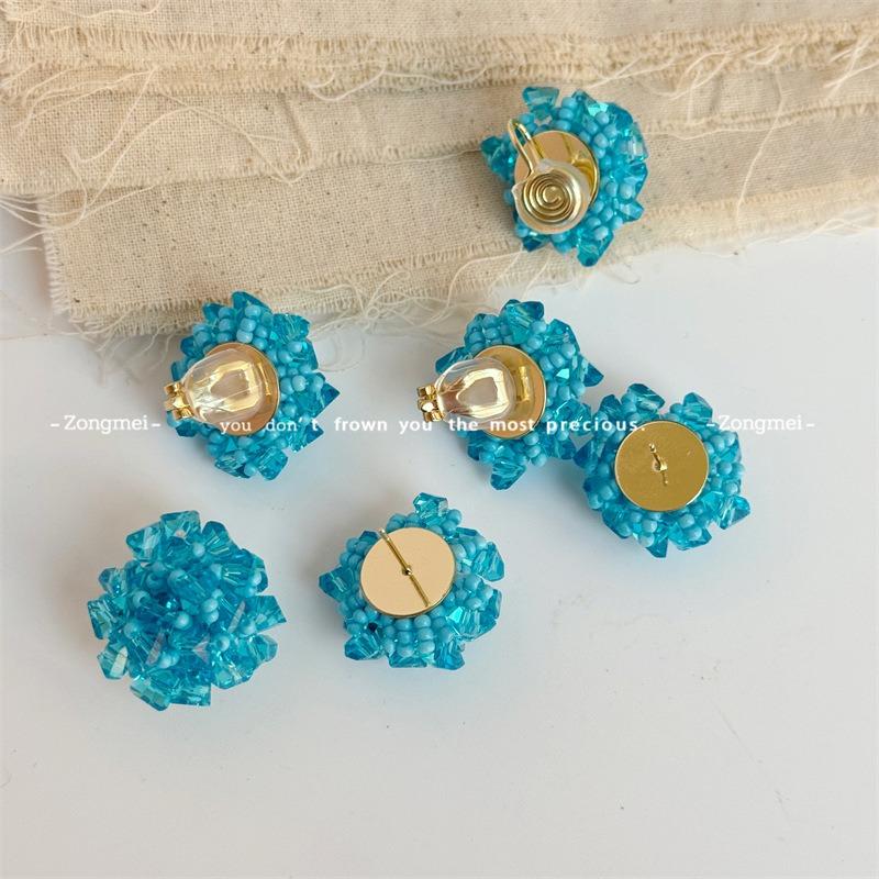 Blue beaded stud earrings heavy industry hand-woven hydrangea earrings white holiday wind ear clips mosquito coil disc s