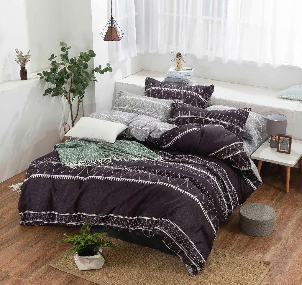 Printed Three-Piece Bedding Set: Quilt Cover and Bed Sheet