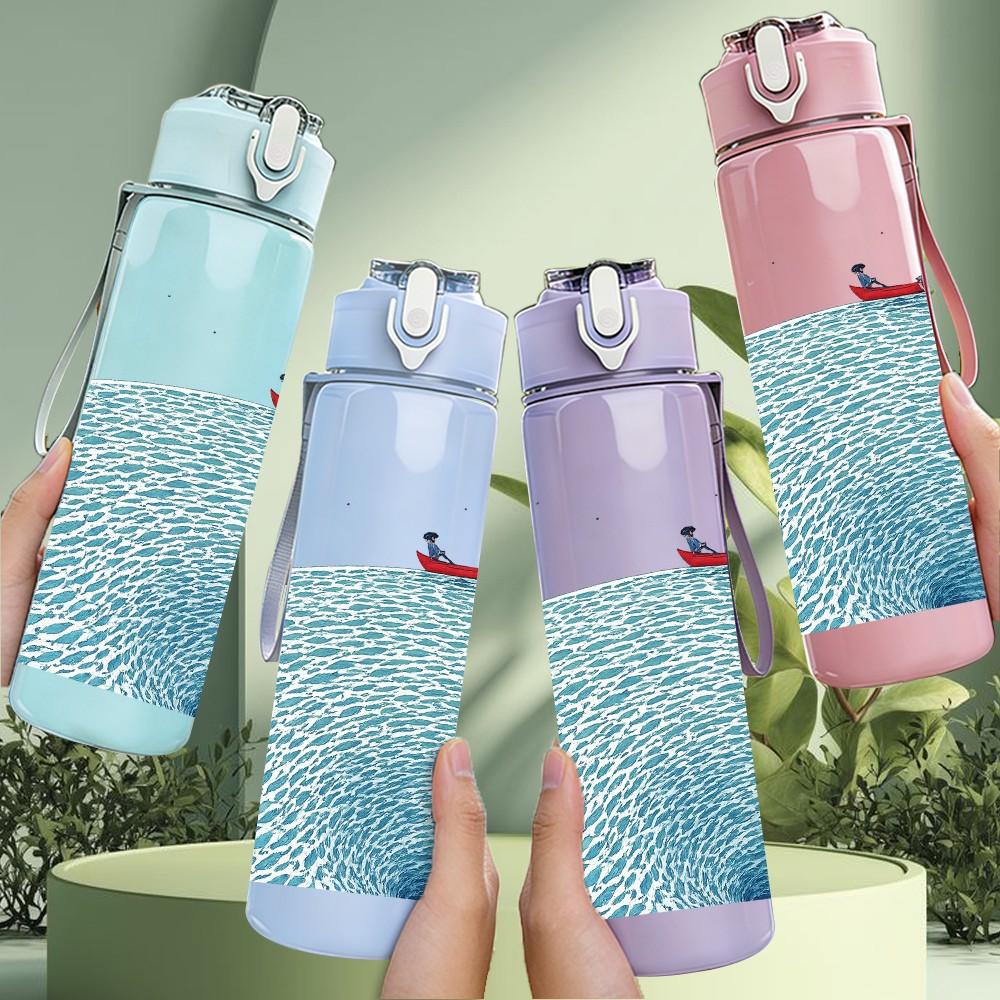 1PC Small Boat On Blue Sea Wave Print 750ml Color Plastic Sports Water Bottle Leakproof Flip Straw Lid Suitable for Sports Office Home Use