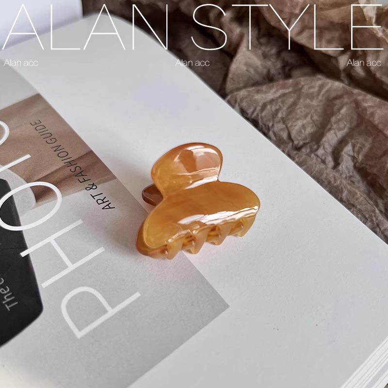 Korean Tortoiseshell Acetate Hair Claw - Small, Stylish Bangs Clip