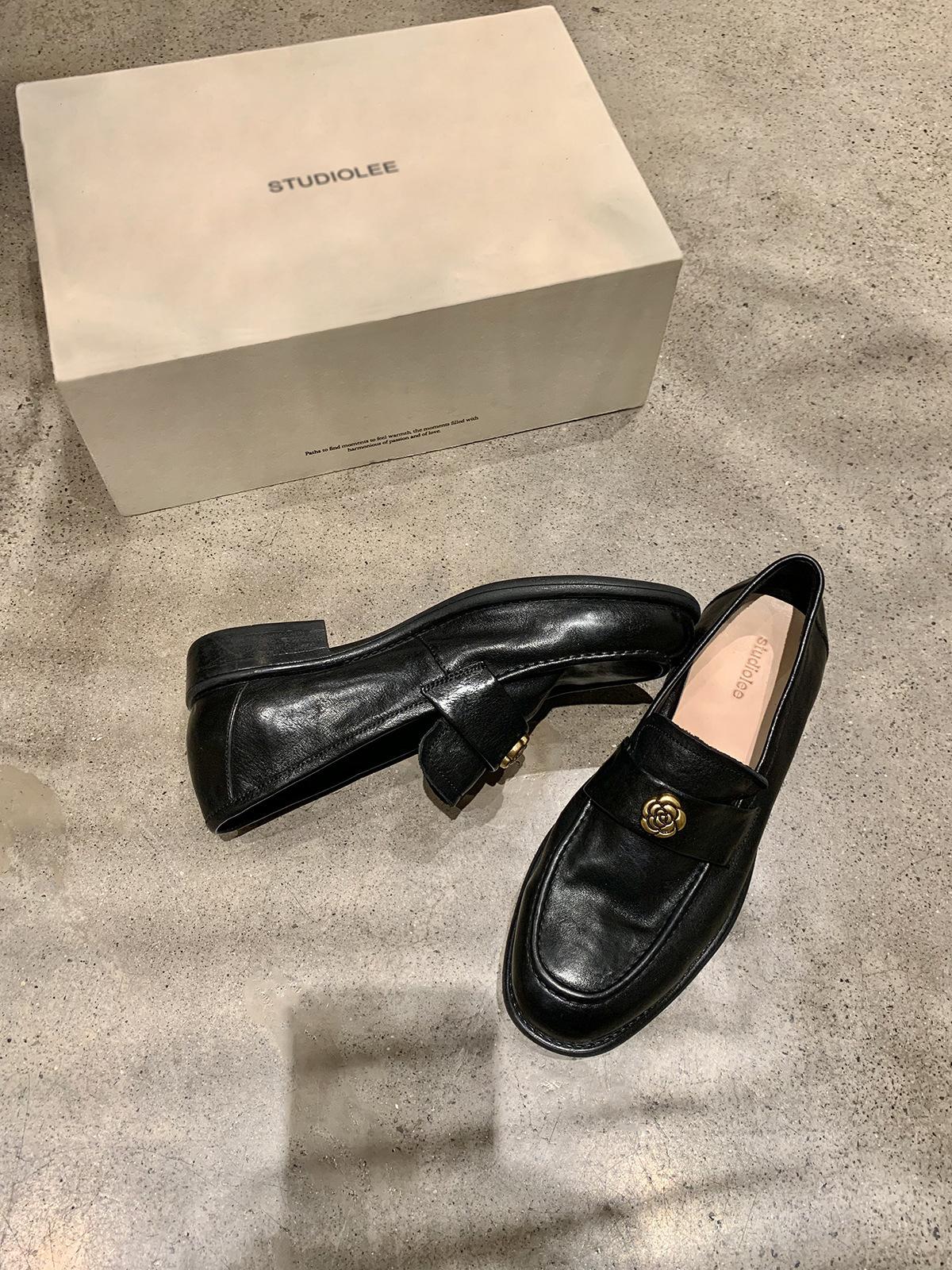 

Cowhide~ Grape mother same camellia platform loafers women s genuine leather retro gold buckle versatile thick heel small leather shoes 34