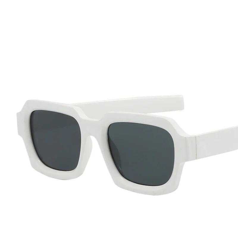 

New Fashion Small Square Sunglasses New Women Luxury Retro Shades UV400 Men Trending Sun Glasses 1PC