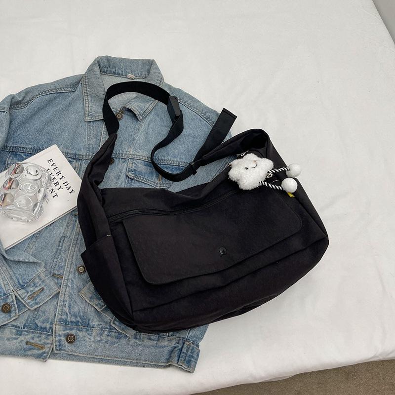 Tooling messenger bag women's 2025 new shoulder bag Hong Kong style large capacity trend leisure bag tide student class backpack