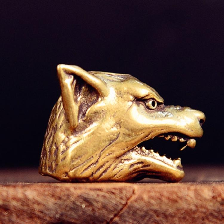 Paracord Pendant Brass Wolf Head Adornment for Adventure Seekers Keychain Charm Unique Backpack Hanging Ornament