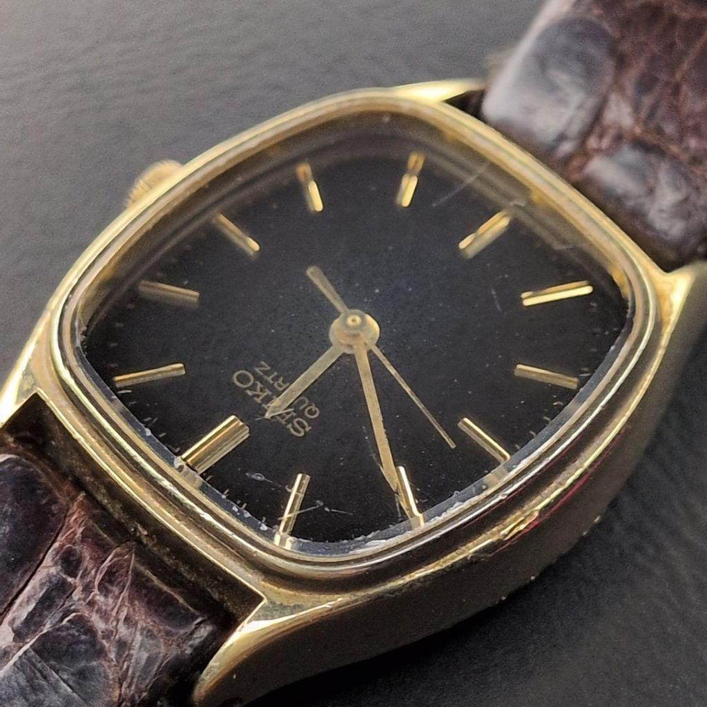 Gebruikt Werkende staat SEIKO Quartz Dameshorloge Zwarte Wijzerplaat Goud