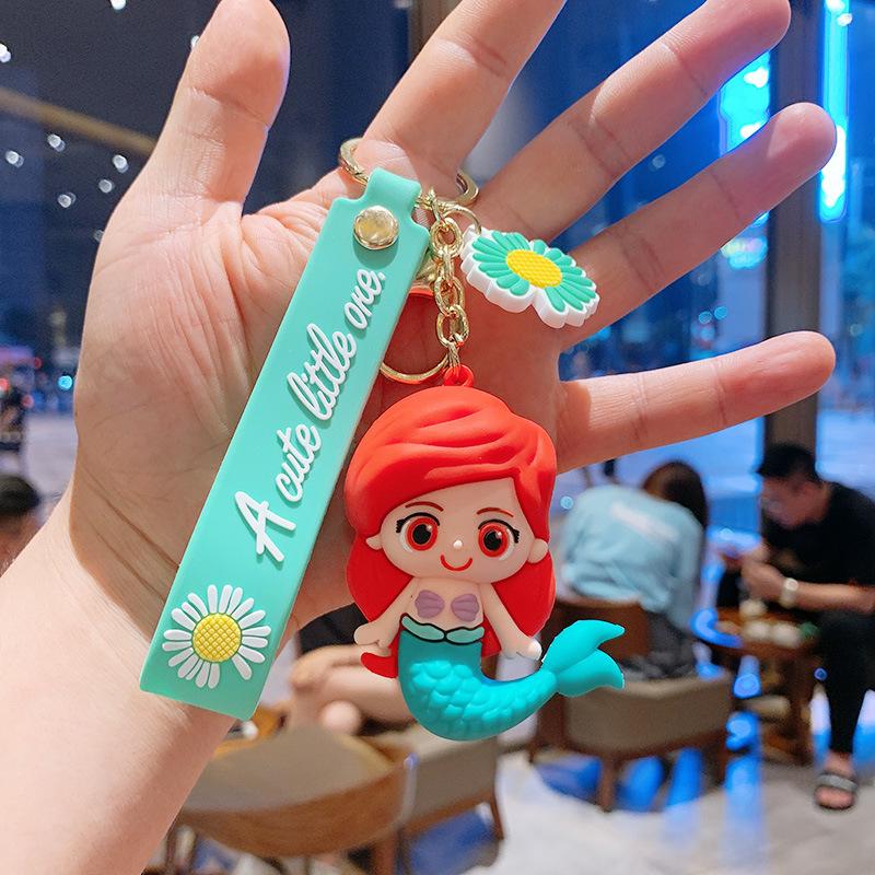 Disney Animation Princess Elsa Cute Car Keychain Snow White Figurine Backpack Charm Motorcycle Keychain Decorative Accessories