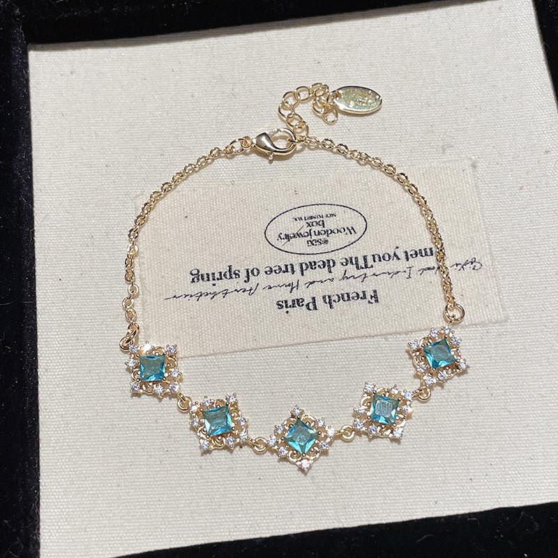 Zircon Flower Pendant Bracelet With Metal Plating For Womens Fashion Accessories