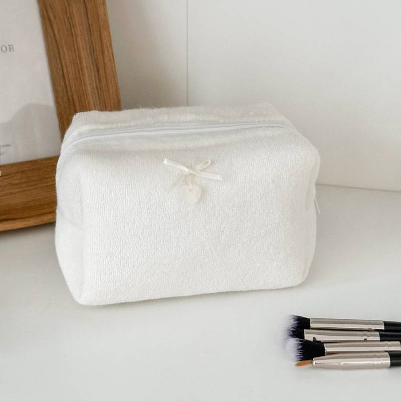 Minimalist Towel Cloth Storage Bag With Waterproof Fabric For Home And Travel Use