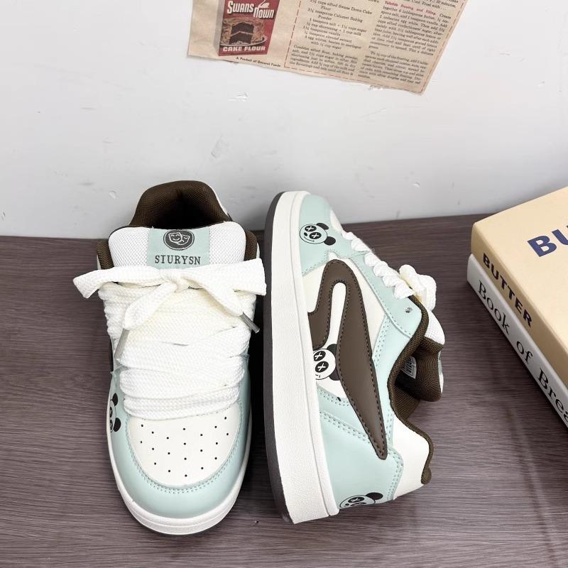 High-value Board Shoes 2025 Summer Bread Shoes New Versatile Casual Board Shoes