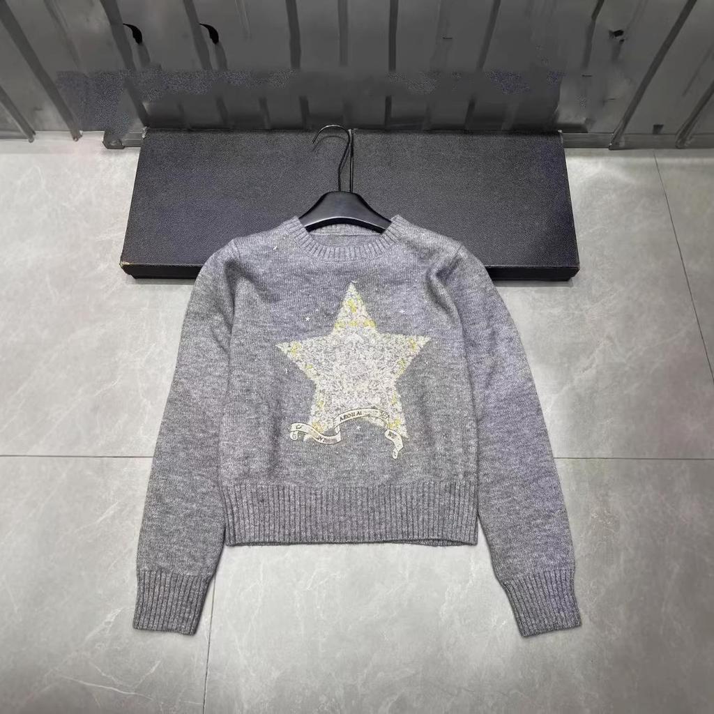 Early Spring D Brand Star-Embellished Knit Pullover with Round Neck, Age-Reducing Casual Versatile Style