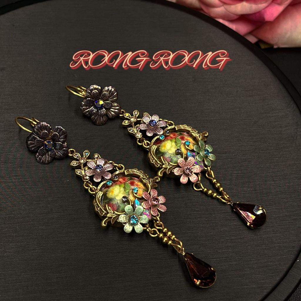French Retro Palace Style Texture Flower Earrings Vintage Heavy Industry Western Antique Temperament Medieval