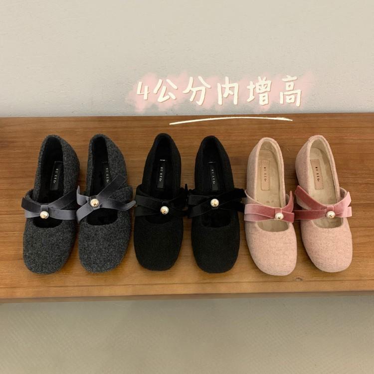 Fan Gui ~ zarter kleiner Duft von Mary Jane Schuhen Winter Retro Innenhöhe 4CM Schleife Perle Einzelner Schuh Frau