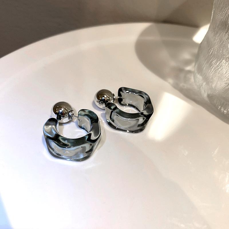 Retro Polka Dot Geometric Circle Earrings - Fashionable, High-End, European & American Style for Women