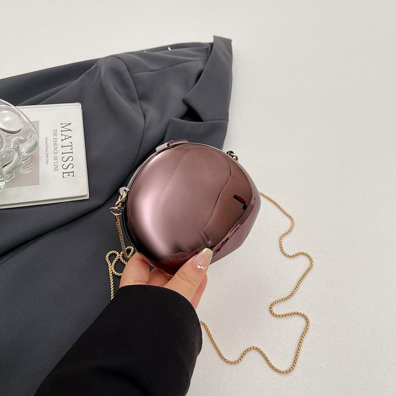A Niche Casual Single-shoulder Crossbody Bag for Ladies, Featuring Simple and Stylish Design.
