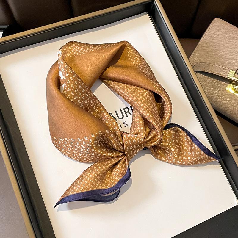 

Шампань Лоскутный шелковый шарф с цветочным узором: Универсальный аксессуар в корейском стиле для шеи или сумки 53x53 cm