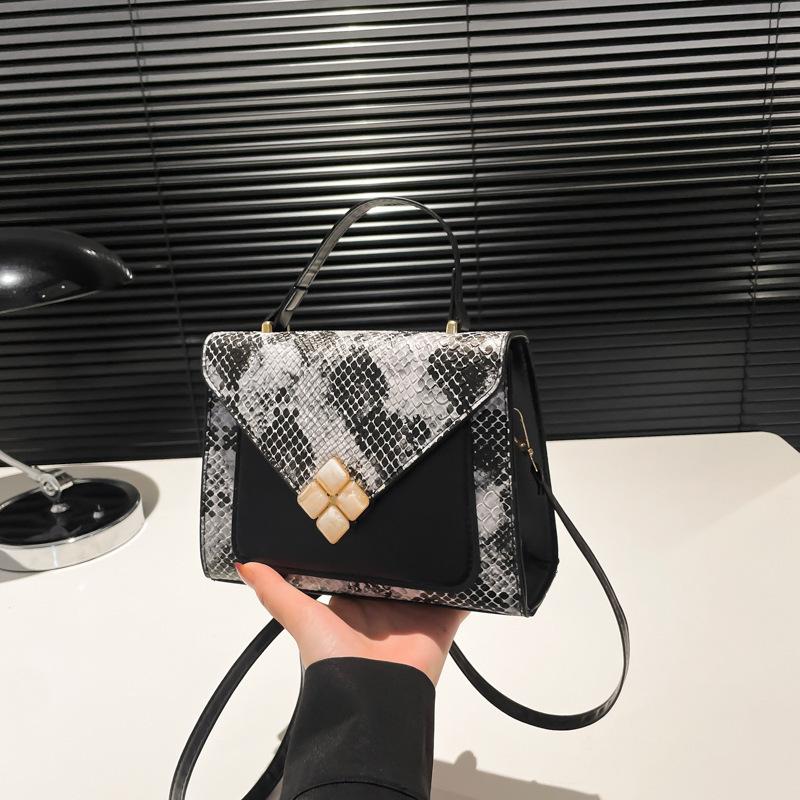 Niche Design Bag Female Beauty 2025 Autumn Shoulder Bag Portable Small Square Bag Personalized Foreign Style Oblique Span Women's Bag