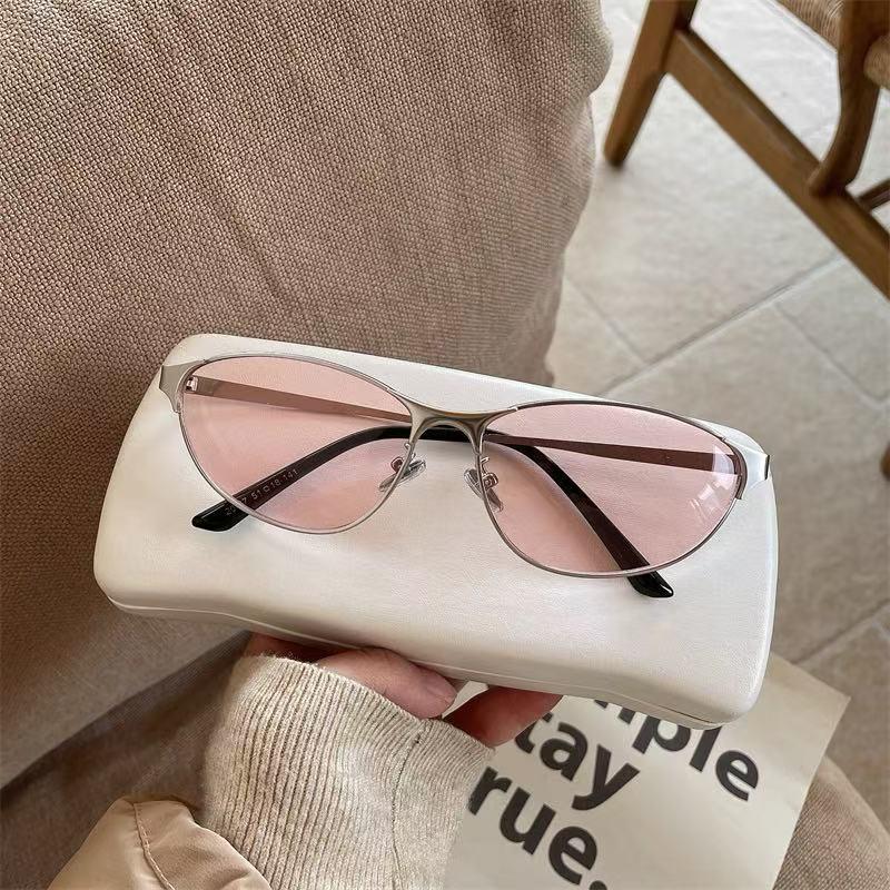

Futuristic Korean Cat-Eye Sunglasses - High-End Fashion Influencer Style