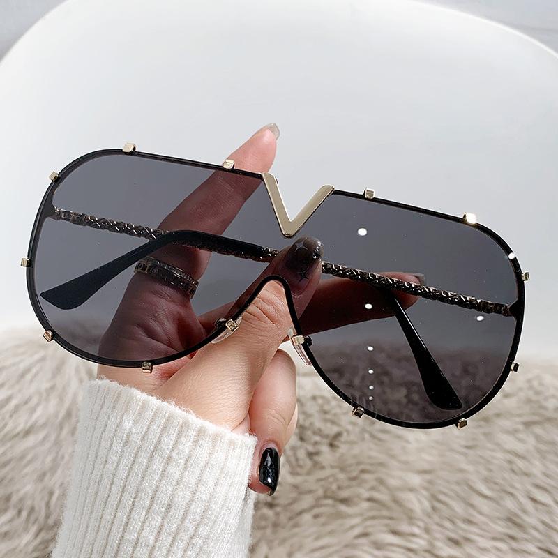 Autumn/Winter Fashion Metal-Frame Sunglasses with Integrated Lenses, Large Frames, European and American Style