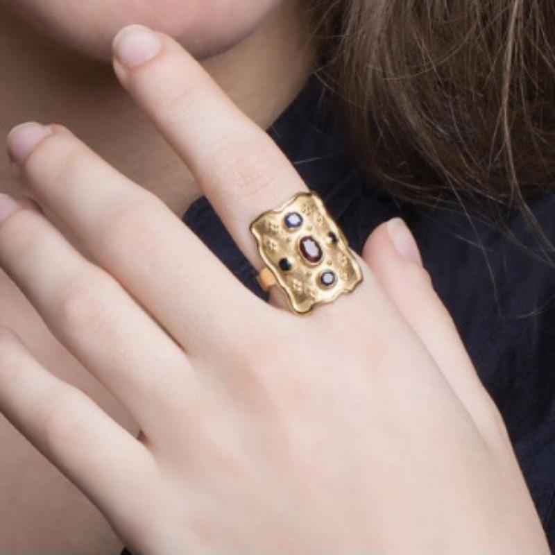 

Женское кольцо в форме щита, креативное украшение с бриллиантами в стиле суда No. 11