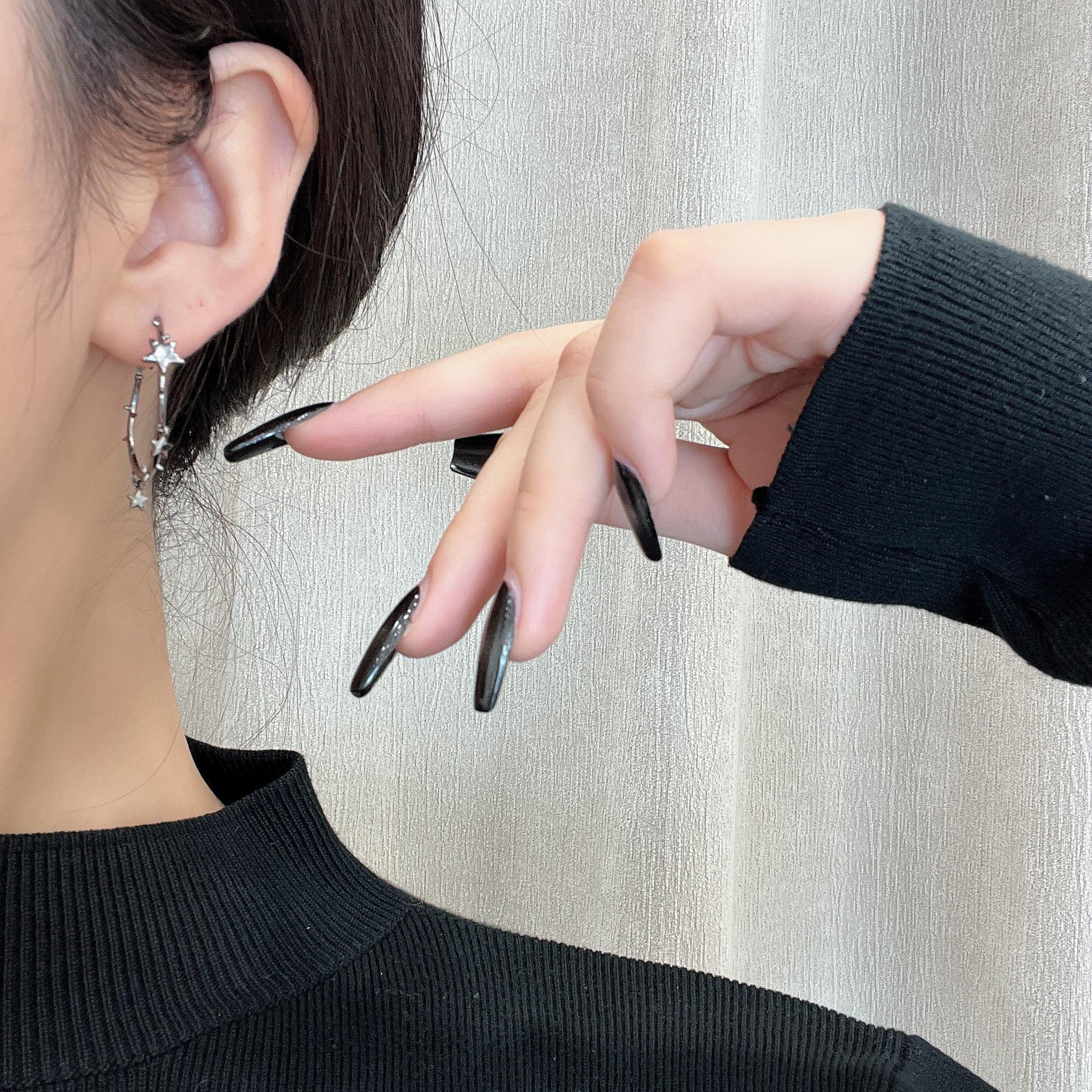 

Большие серьги-кольца Saturn 2024 года: Уникальный, модный дизайн для женщин Thorn Star Earrings