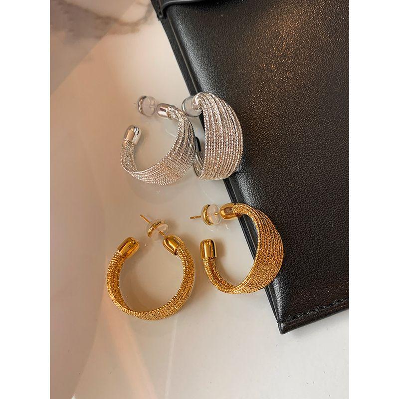 European and American C-Shaped Metal Silver Braided Brushed Earrings for Women, Niche Design, High-End Ear Studs, 2026 New Style