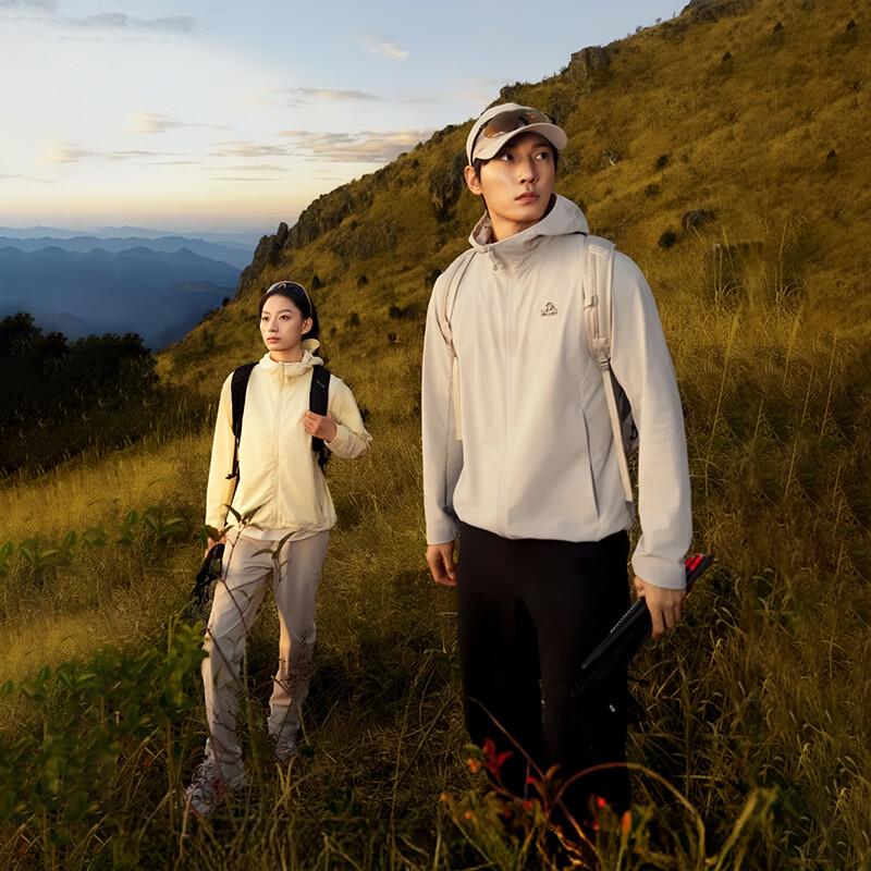 Pelliot Men's Outdoor Windproof Softshell Jacket