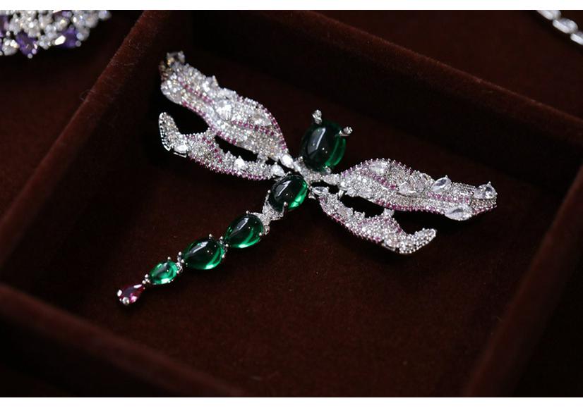 Bo Xin Yun High-End Emerald Zircon Dragonfly Brooch – Unique Insect Design Corsage for Formal Wear