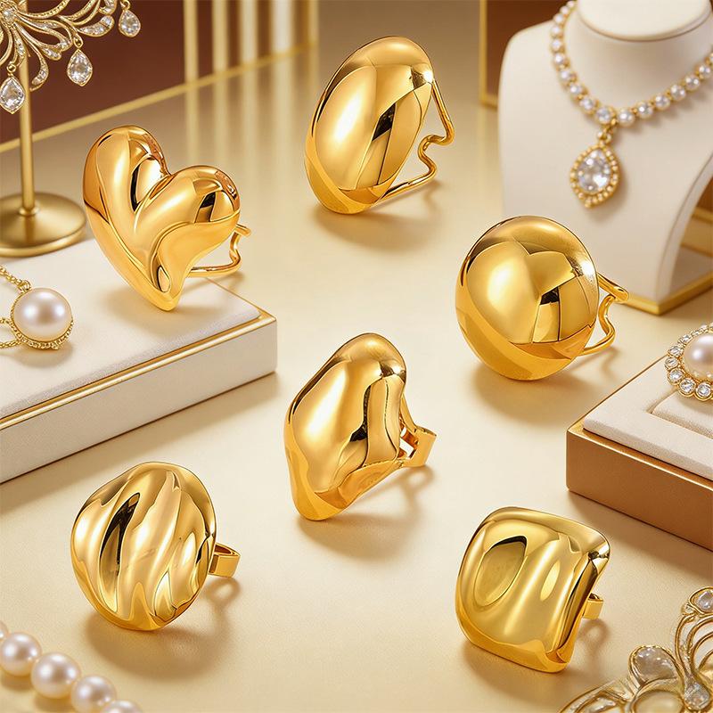 Large-sized Heart-shaped Open Titanium Steel Ring for Women, 18K Gold, Elegant and Versatile, with A High-end Feel.