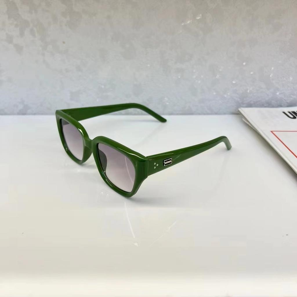 Korean Style Square Sunglasses Women Summer Fashion Trendy UV Protection Sun Glasses for Men and Women