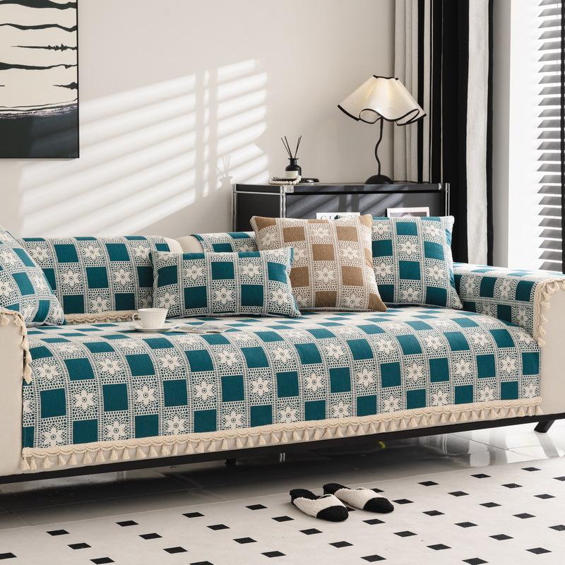 

Plush Sofa Cushion New Anti-Cat Scratch Thickened Seat Cushion Light Luxury Comfortable Cotton Velvet Cover Blanket Thermal Cover 70*70cm