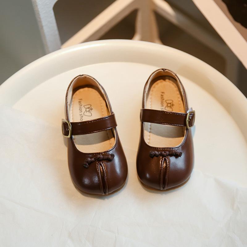 

Детская кожаная обувь для маленьких девочек, весенне-осенние новые детские туфли на мягкой подошве, противоскользящие кожаные туфли принцессы для маленьких девочек, модные детские одинарные туфли 27 чёрный