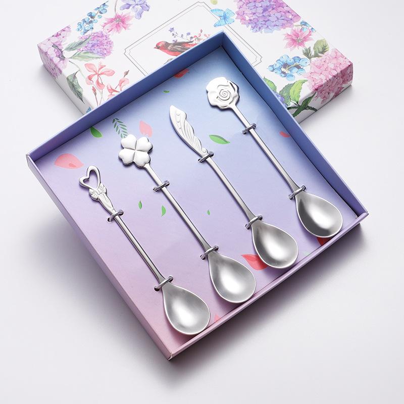 304 Stainless Steel Coffee Spoon Wedding Four-piece Gift Box Love 4 Flower-shaped Titanium-plated Gold Colorful