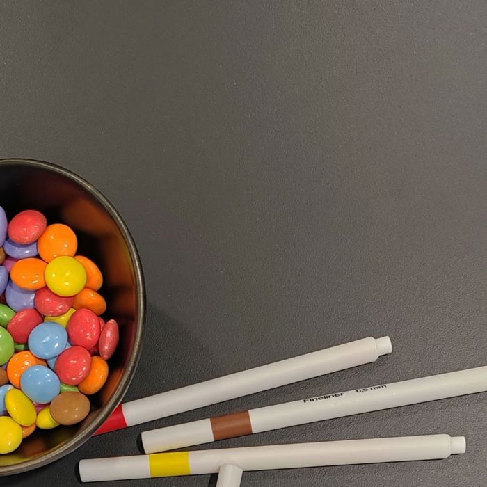 Table - Bazila - 70 x 70 cm - Noir - Montage facile - Style contemporain