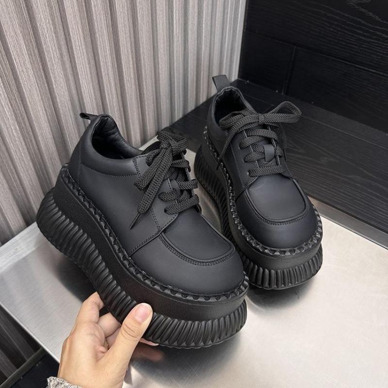 Dicke Sohle Kleine Lederschuhe im britischen Stil für Damen 2025 Heiß verkaufte Plateau-Loafer Bequeme Atmungsaktive Freizeitschuhe