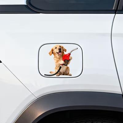 Adesivo Divertente per Auto con Golden Retriever Cane che Tiene Erogatore di Carburante Decalcomania in Vinile per Motocicletta Copertura Impermeabile Anti-graffio per Veicolo