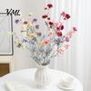 Decoração de casa – Flores e coroas artificiais