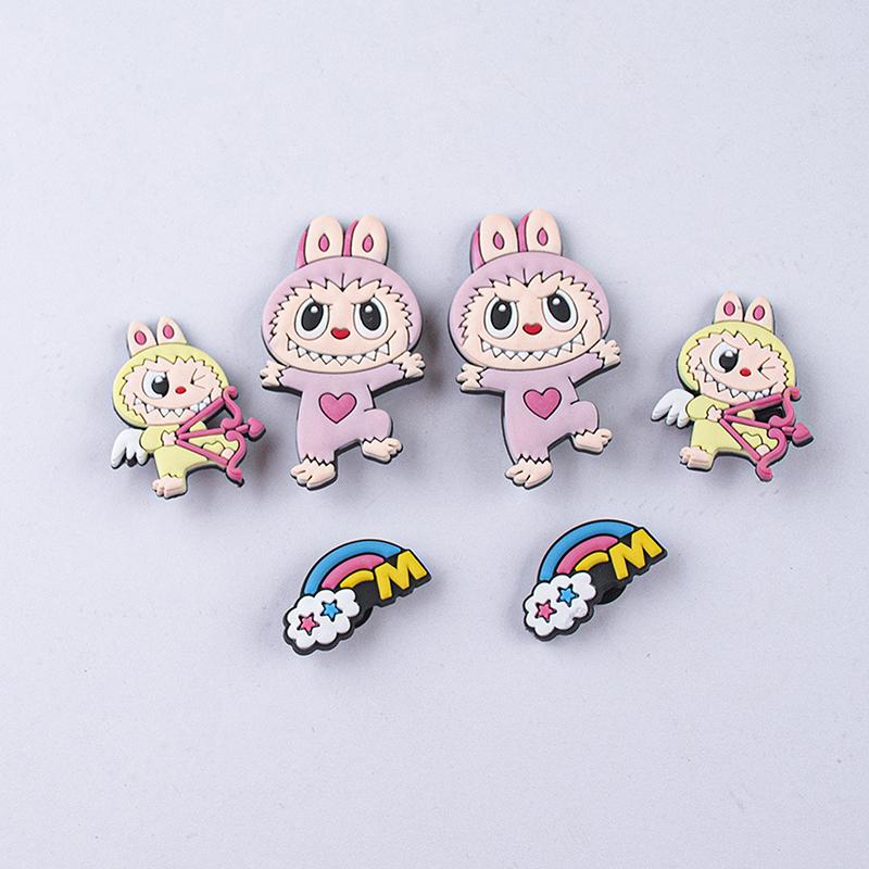 

1 комплект подвесок Labubu, тапочки, декоративные аксессуары, обувь, цветок, сандалии, украшения, украшение для обуви, сделай сам, пряжки для обуви