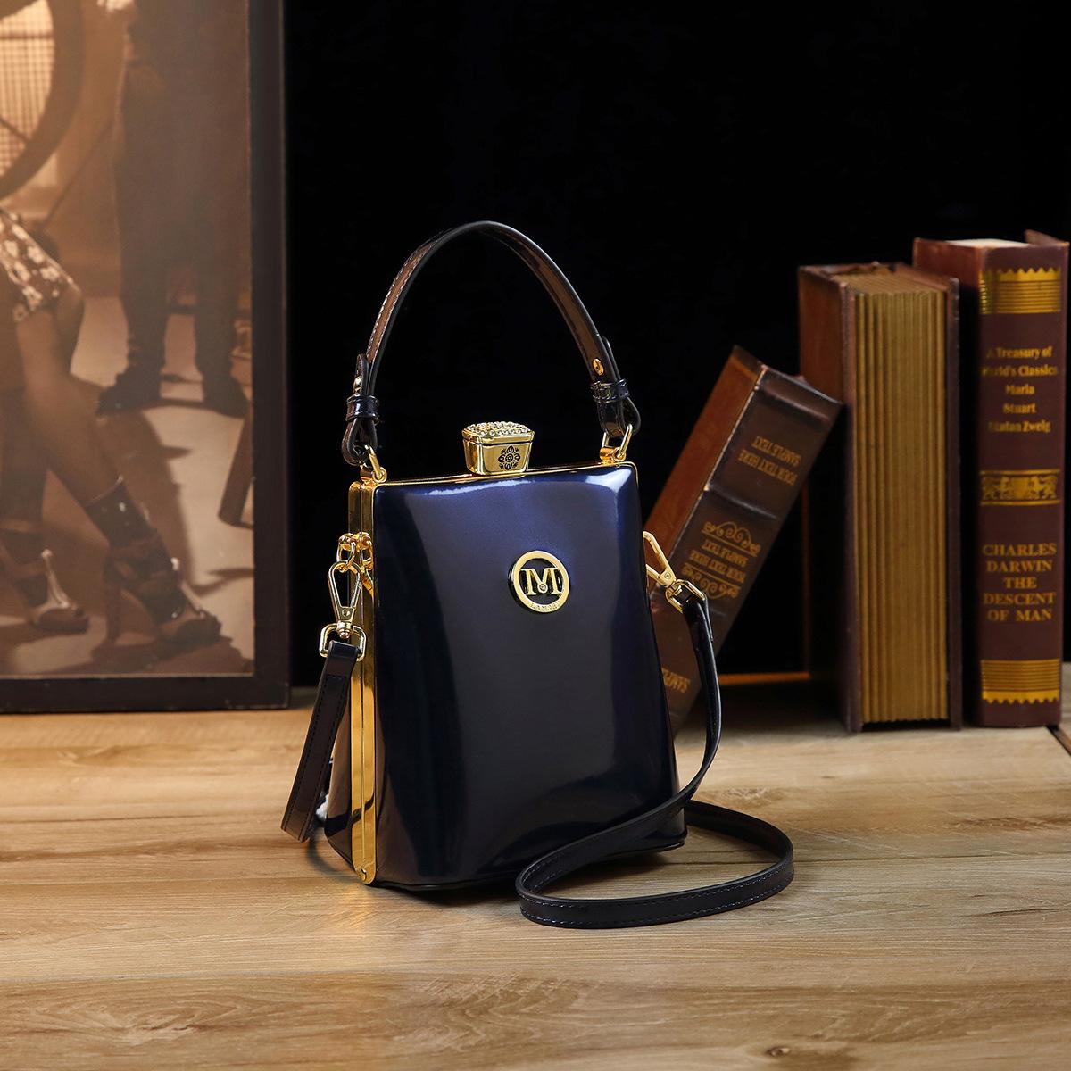 

Street Trend Vertical Small Handbag Mobile Phone Bag Patent Leather Glossy Shoulder Messenger Bag Light Luxury Versatile темно-синий