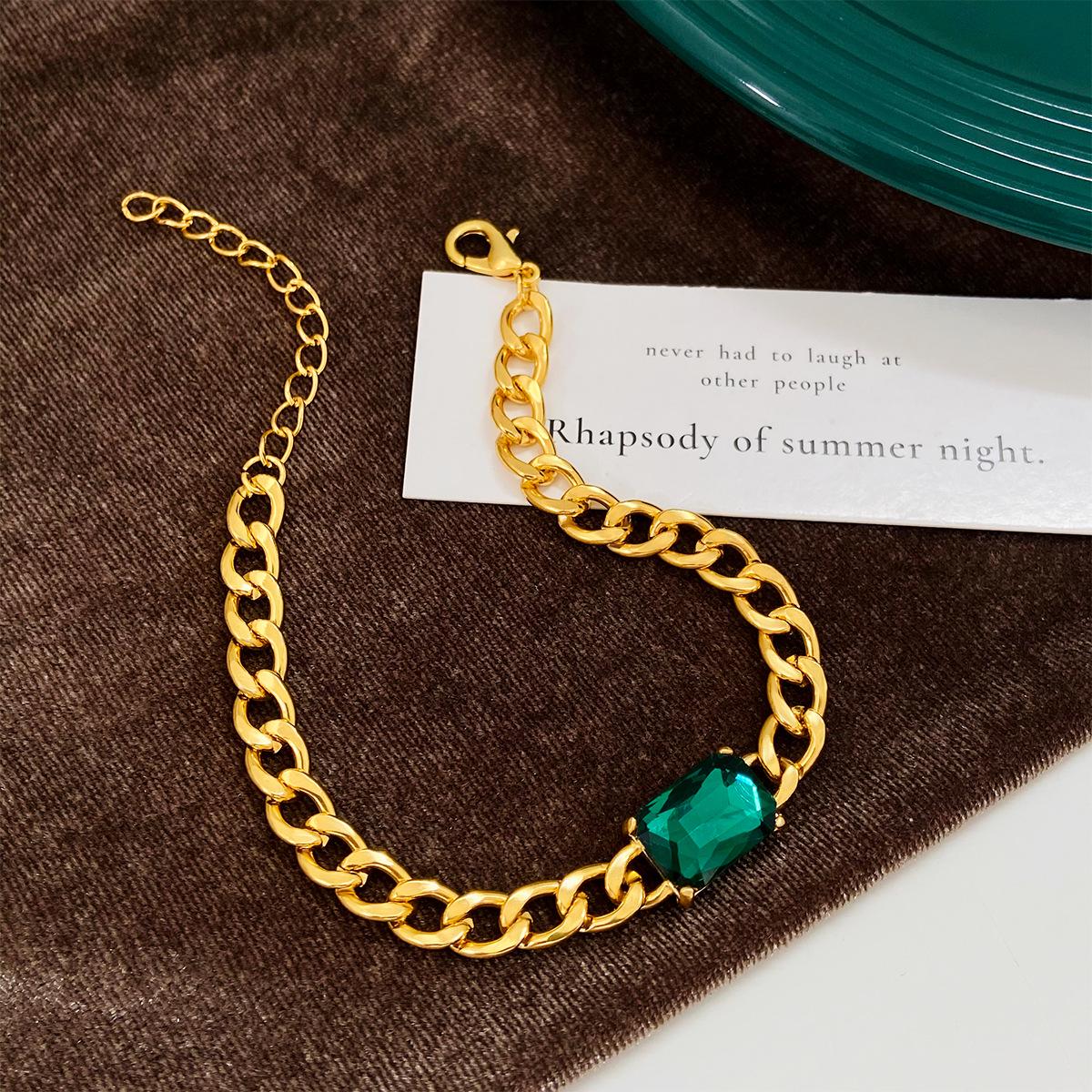 

Emerald Green Zircon Cuban Chain Bracelet: Bold Minimalist Jewelry