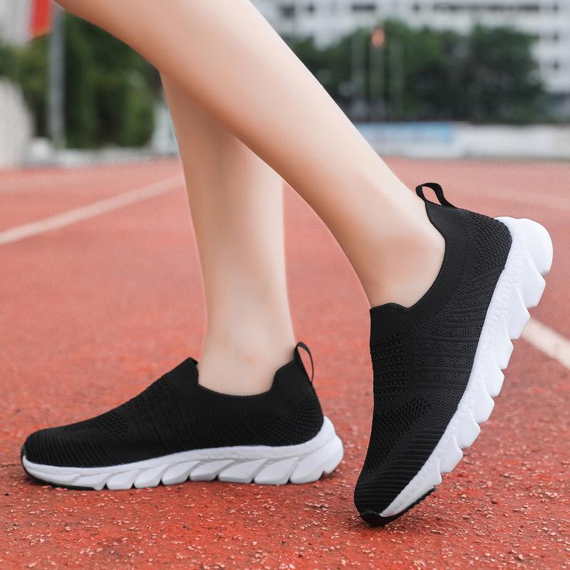 2024 Summer Women's Breathable Slip-on Flyknit White Sports Shoes, Korean Style, for Female Students, Large Size