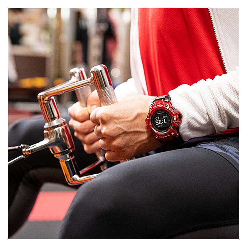 Casio Serie G-SQUAD G-SHOCK posizionamento GPS contapassi tracciamento allenamento intelligente luce LED onde radio movimento al quarzo cinturino in resina GBD-100SM-4A1PRD